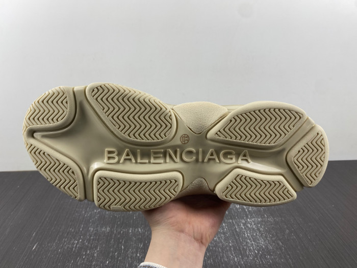 blcg sneaker triple.s.gomma beige letters