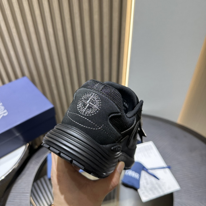 D10r b30 sneaker