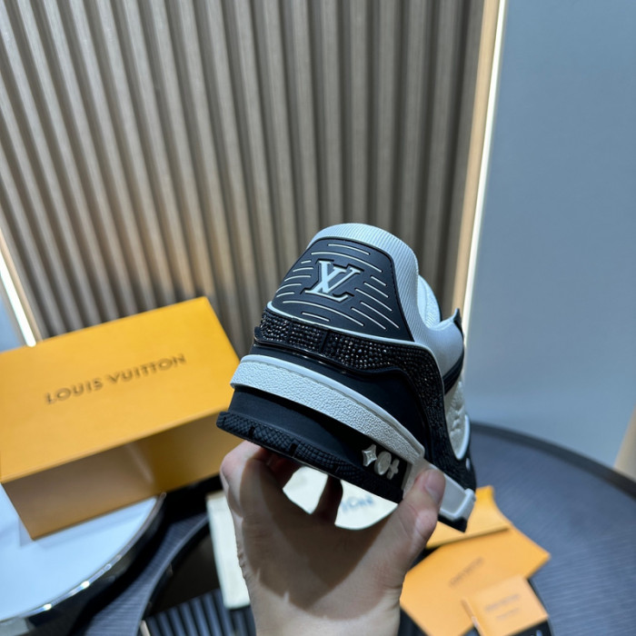 lv trainer sneaker (crystal cusT0mize)