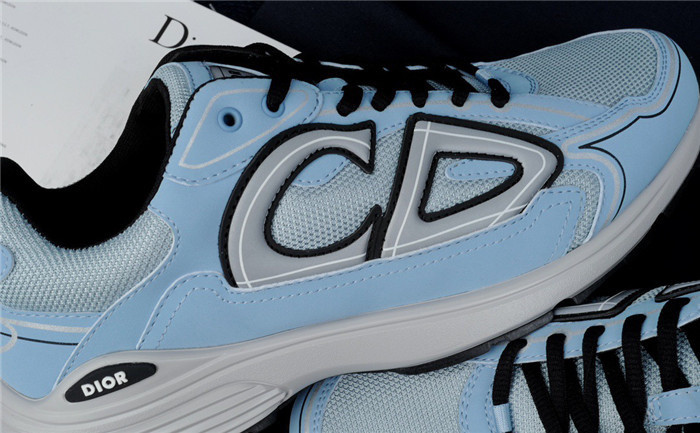 D10r b30 sneaker