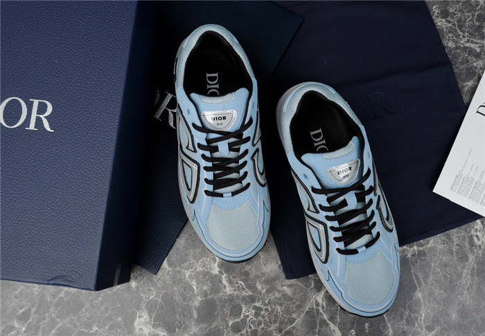 D10r b30 sneaker