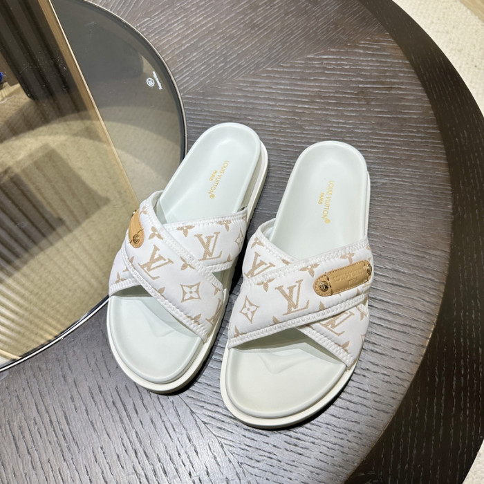 LV SANDALS