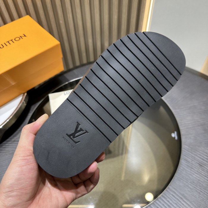 LV SANDALS