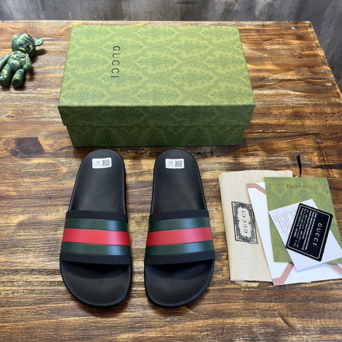 G*u*i sandals