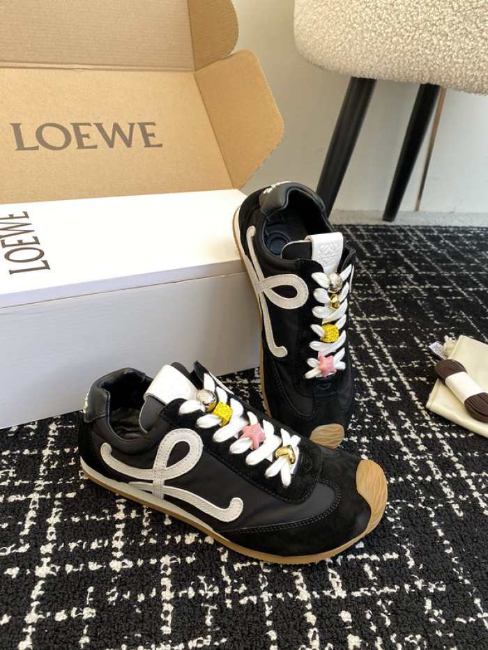 Loe*we Ballet Runner