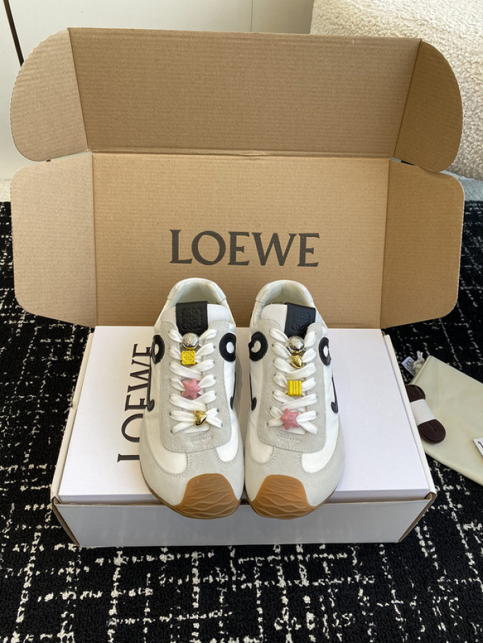 Loe*we Ballet Runner