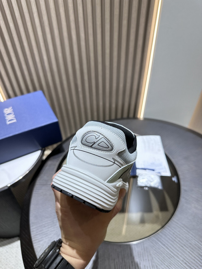 D10r b30 sneaker