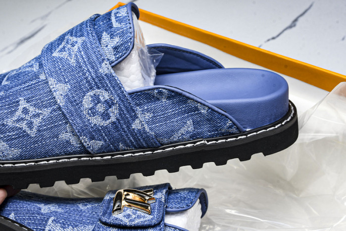LV SANDALS
