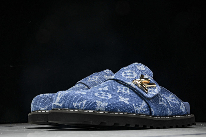 LV SANDALS