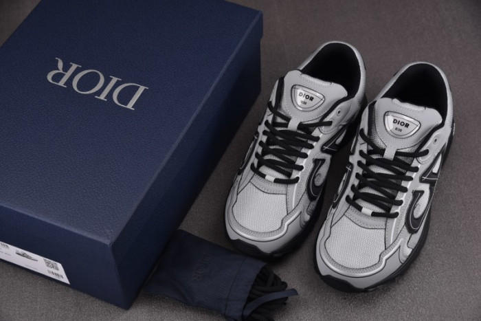 D10r b30 sneaker