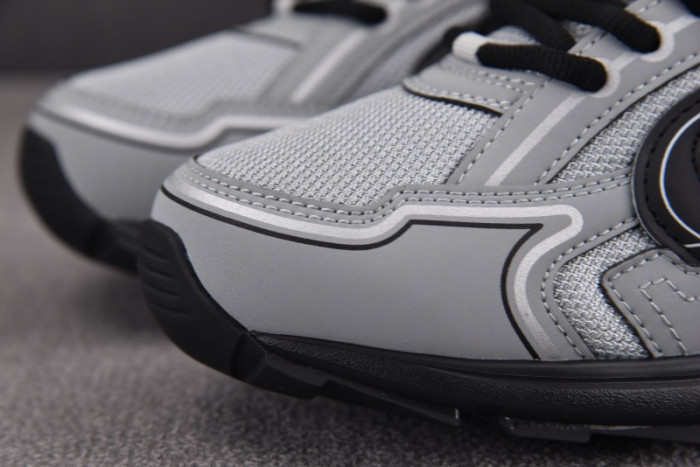 D10r b30 sneaker