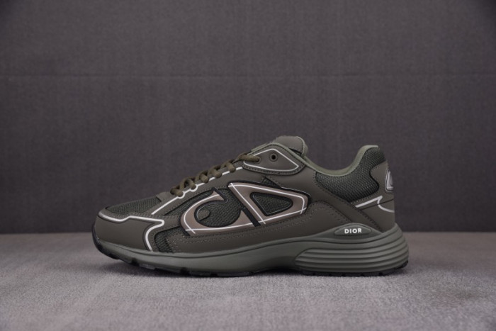 D10r b30 sneaker