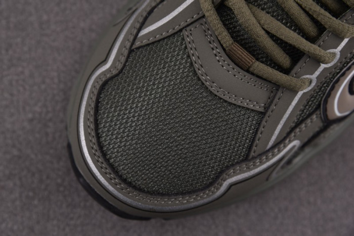 D10r b30 sneaker