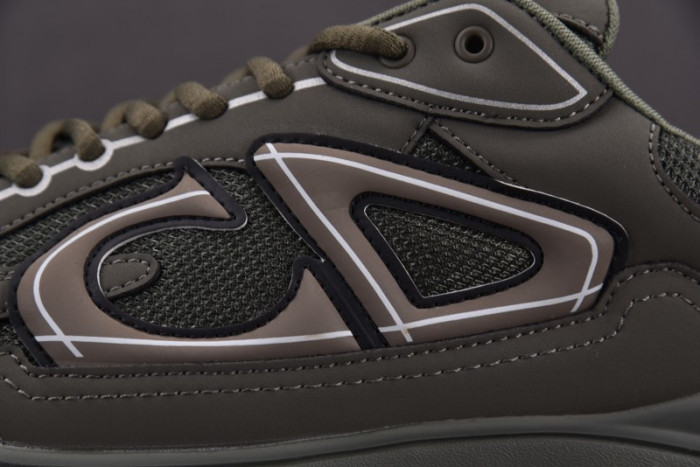 D10r b30 sneaker