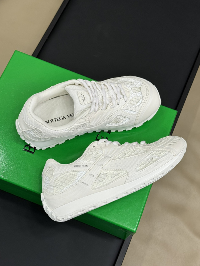 B0tte*a ve*ne*ta sneaker