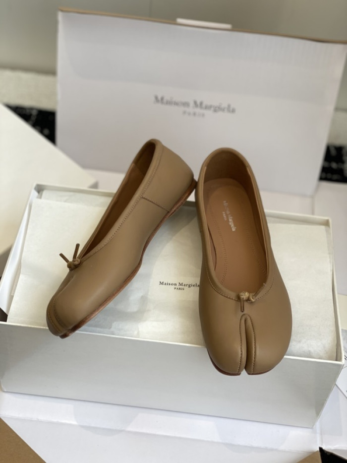 ma*s*n Ma*i*la tabi shoes