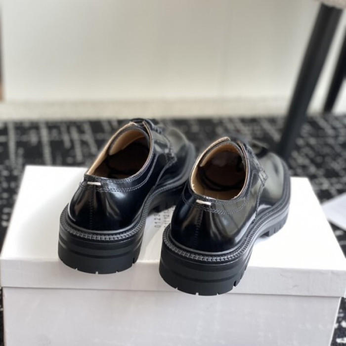 ma*s*n Ma*i*la tabi shoes