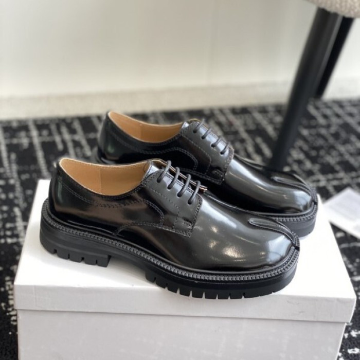 ma*s*n Ma*i*la tabi shoes
