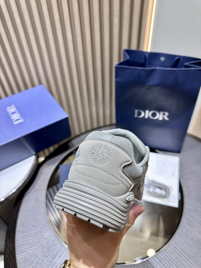 D10r b30 sneaker