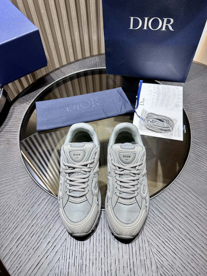 D10r b30 sneaker