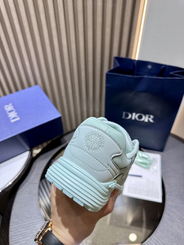 D10r b30 sneaker