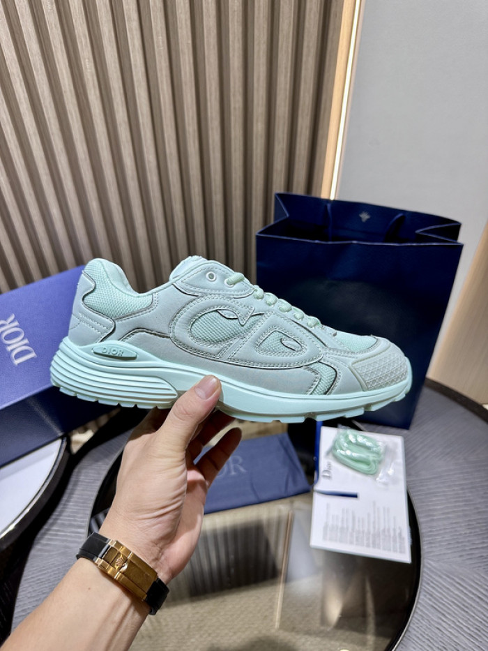 D10r b30 sneaker