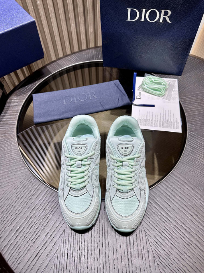 D10r b30 sneaker
