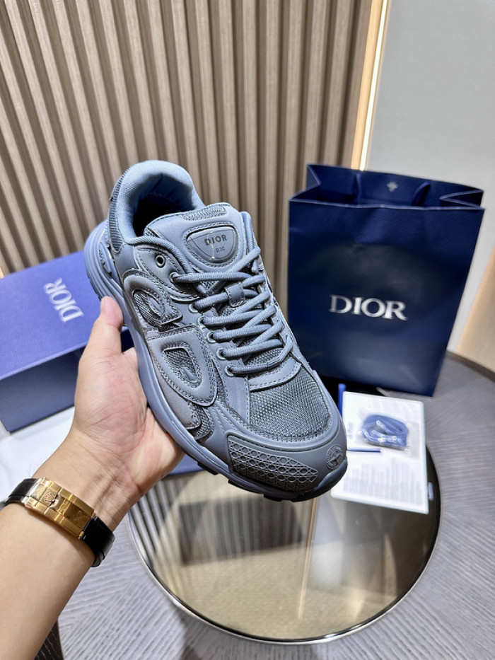 D10r b30 sneaker