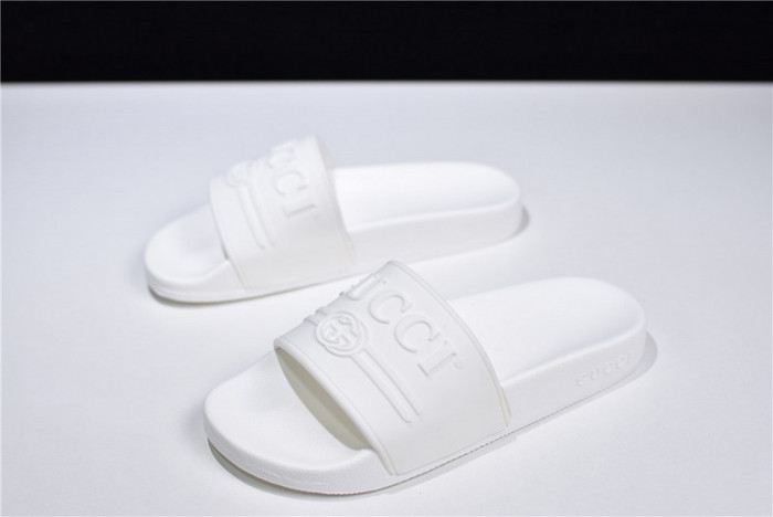 G*u*i sandals