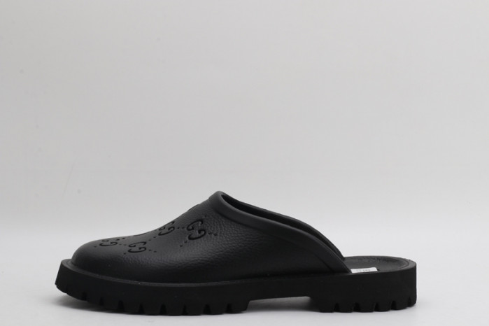 G*u*i sandals