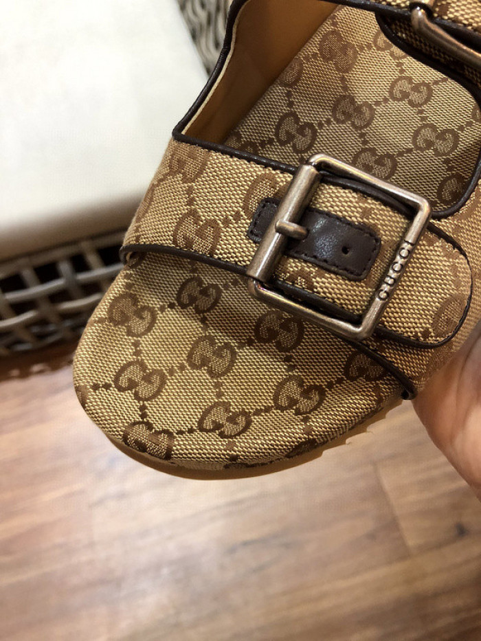 GUCC SANDALS