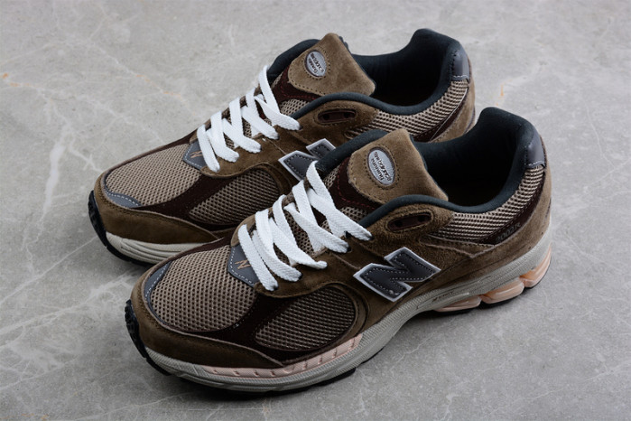 new Ba1an*e 2002r olive brown m2002rhn