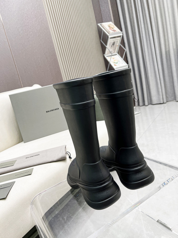 ba*len*cia*ga x Cr*0*s boot black (w) 677388w1s8e1000