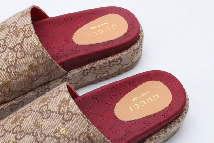 G*u*i sandals