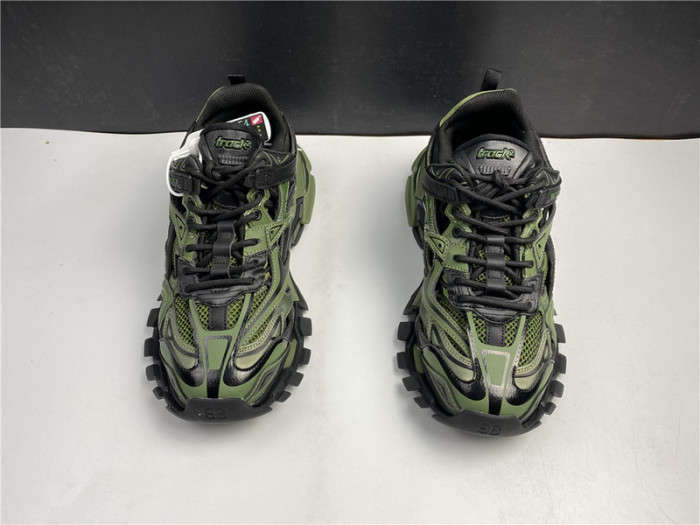 blcg track.2 black and green 568614 w3ae1 2311