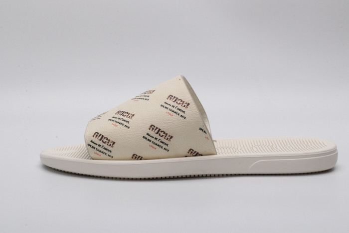 G*u*i sandals