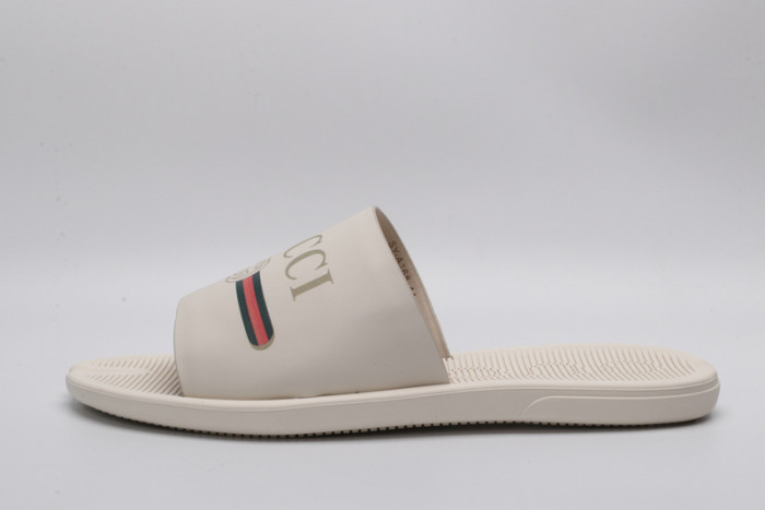 G*u*i sandals