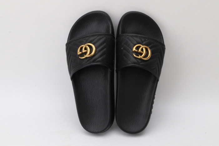 G*u*i sandals